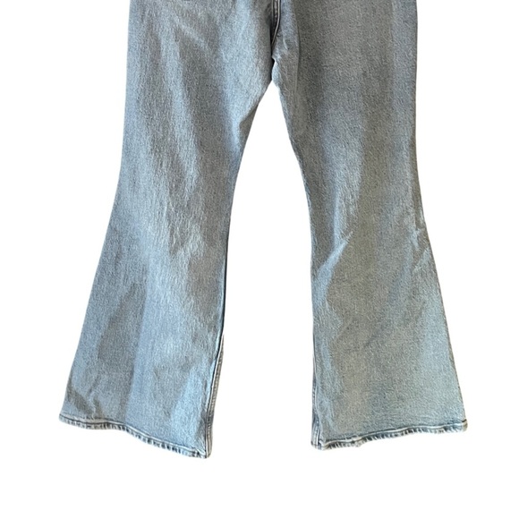 Levi's '70s High Rise Flare Denim Distressed Jeans Light Rinse 29 NWT Classic - Picture 10 of 16